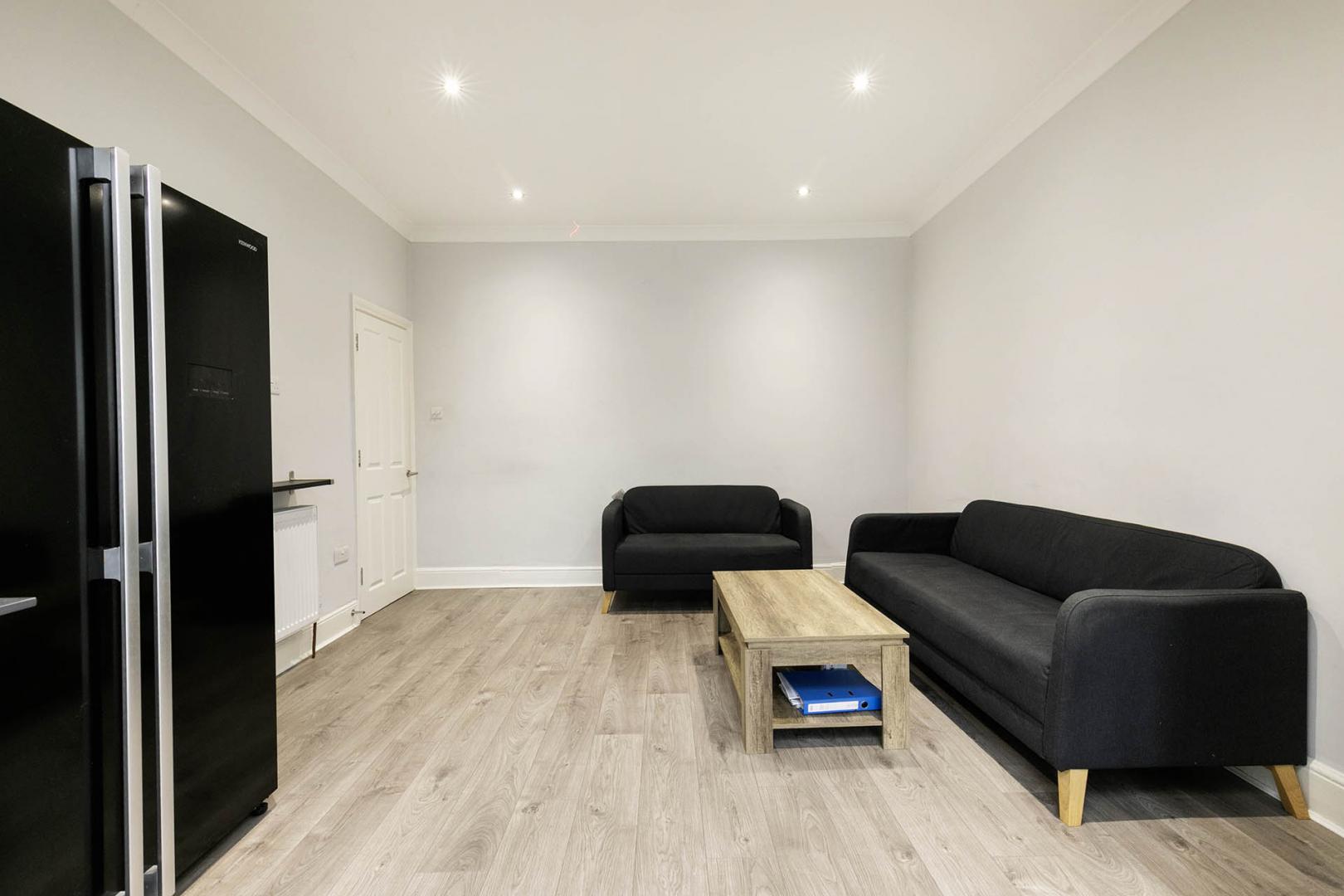 			5 Bedroom, 1 bath, 1 reception House			 Burnley Road, DOLLIS HILL